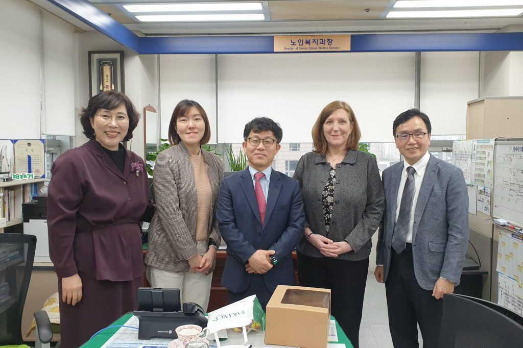 Meeting with Jung Tae-Gae, Director of Senior Welfare Division, Busan Metropolitan Government